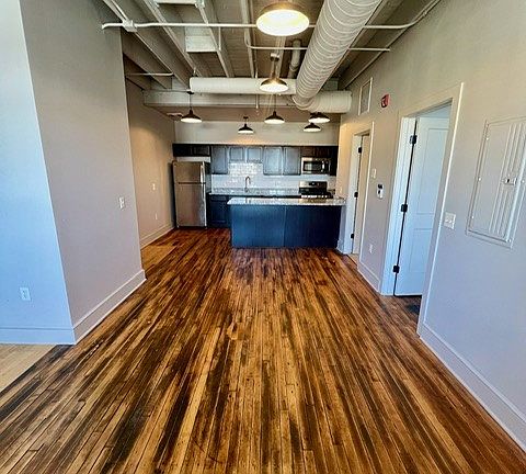 5th image of 327 W Jefferson St #309