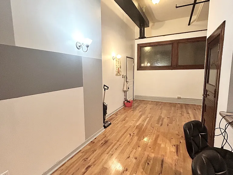 211 W 2nd St #208 — Photo 7