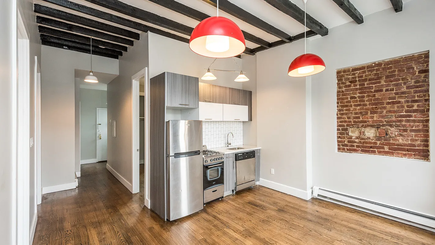 1351 Putnam Ave #2B photo 1