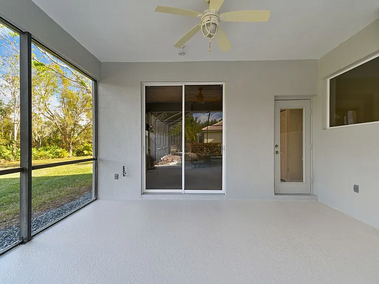 6815 Honeysuckle Trl — Photo 45