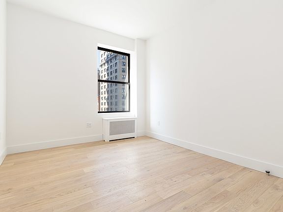 4th image of 230 W 97th St Penthouse 1