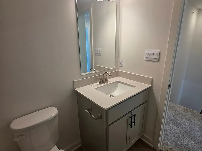 1806 Canterbury Dr — Photo 16
