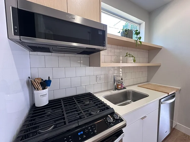 5991 N Michigan Ave — Photo 10