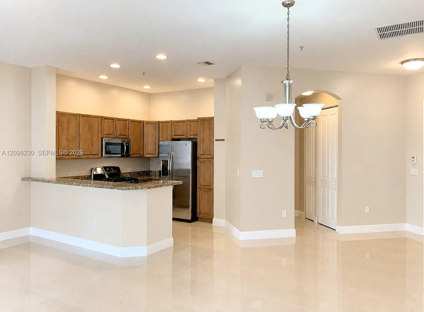 Villa Alhambra Condo — Photo 4