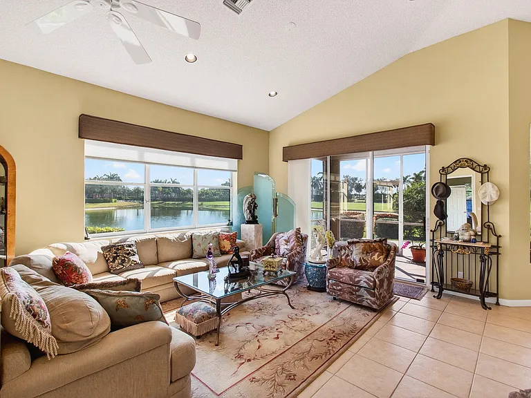 6862 Swansea Ln — Photo 8
