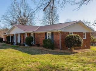 302 Luther Rd, Dickson, TN 37055