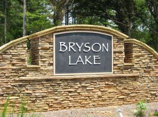 19 Bryson Lake Cir, Douglasville, GA 30134