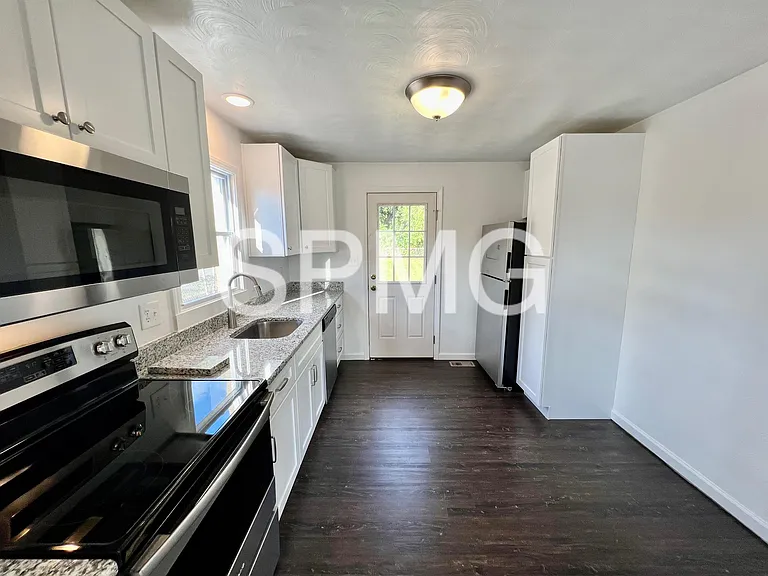 5125 Airport Rd NW — Photo 6