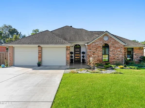 5405 Pontiac St, Ocean Springs, MS 39564