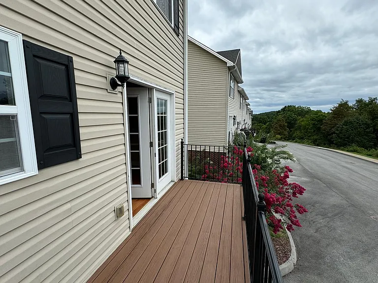 610 Grays Pointe Ct — Photo 13