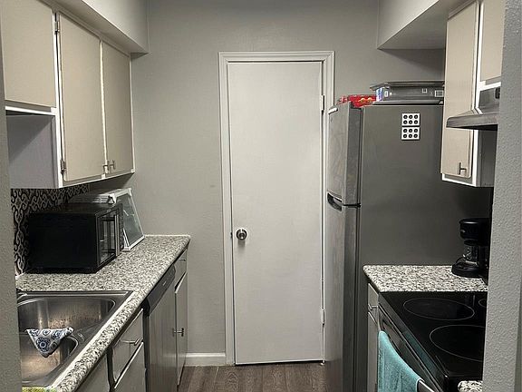 2nd image of 12615 Brookglade Cir #5