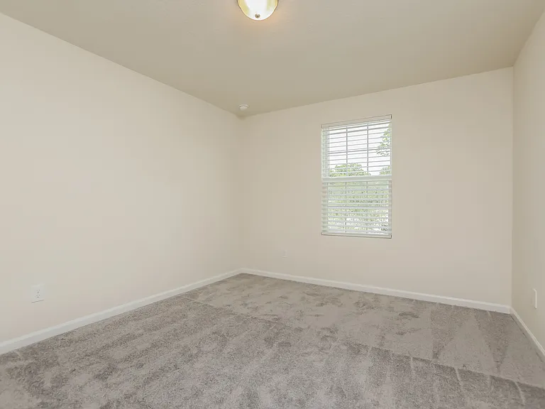 Lincoln Oaks — Photo 27