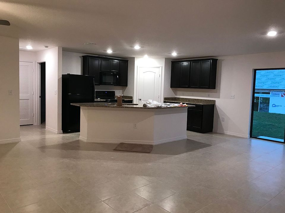 2nd image of 5 Redwood Ct