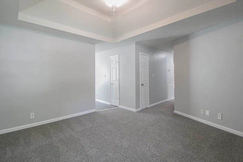 3 bed, 2.0 bath, 1082 sqft, $1,380 — Photo 2