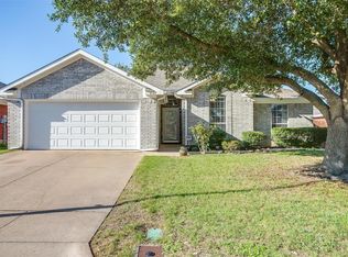 3721 Cove Meadow Ln, Fort Worth, TX 76123