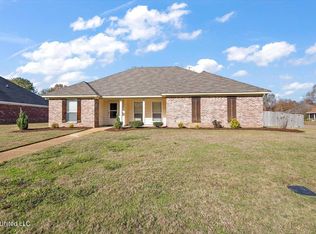 2098 Branch Creek Dr, Byram, MS 39272