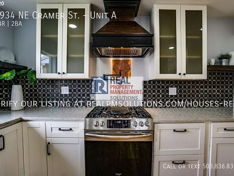 1934 NE Cramer St #A — Photo 8