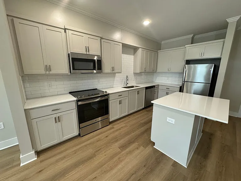 1205 Pleasant Drive — Photo 8
