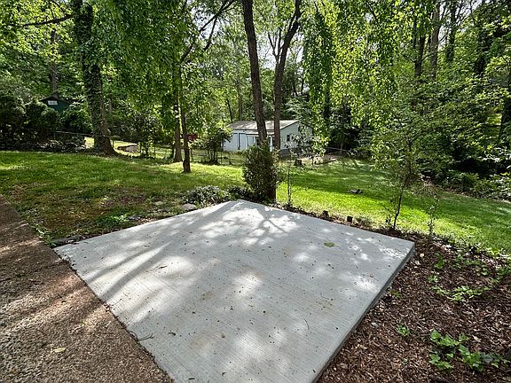 5th image of 1601 Burnley Rd