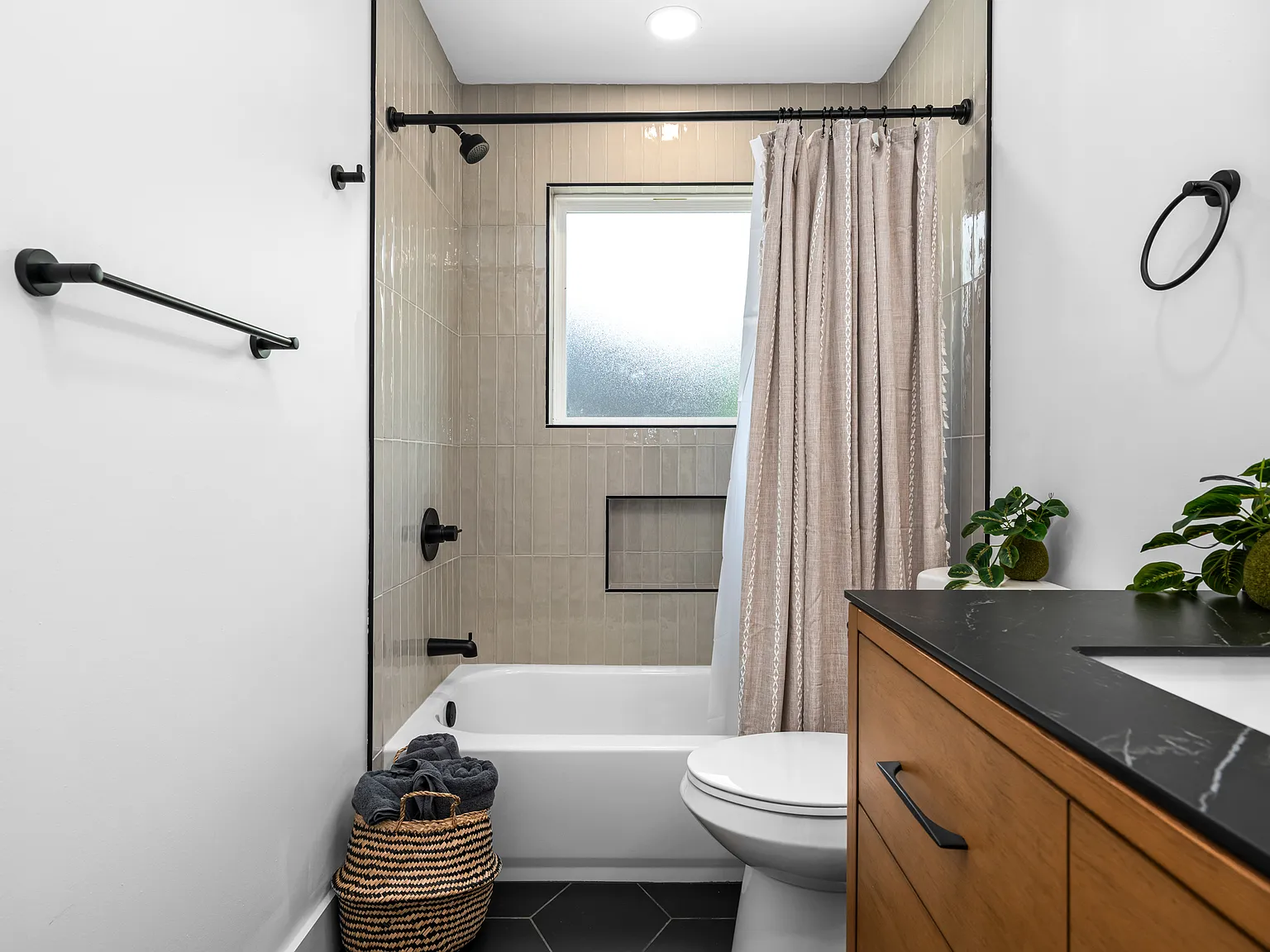 1 bed, $2,250 — Photo 2