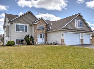 12275 317th Ln, Lindstrom, MN 55045