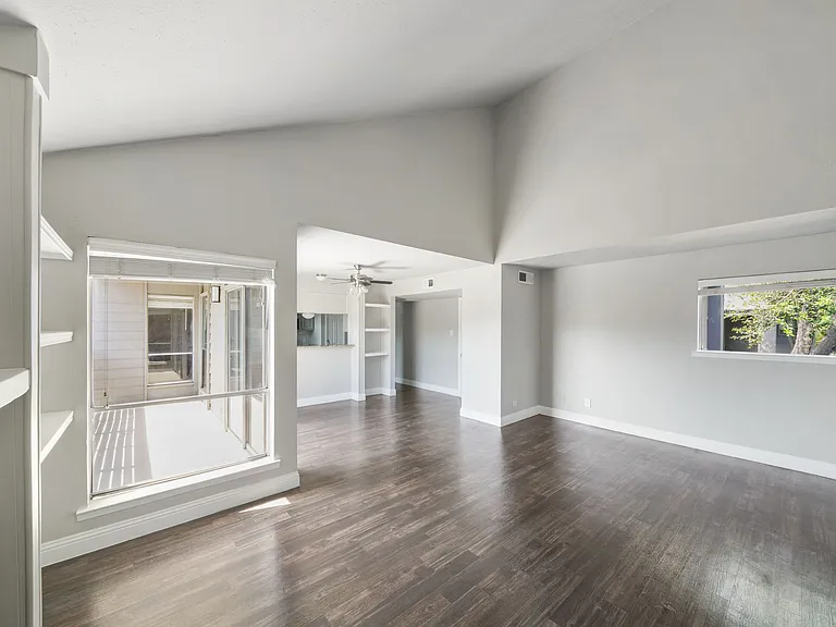Avondale Parc @ Bellmar — Photo 16
