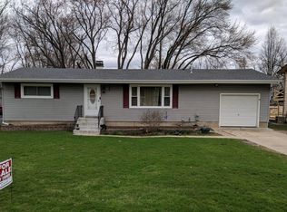 5220 W Shore Dr, McHenry, IL 60050