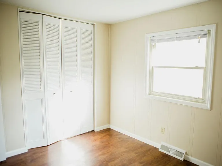 720 S Parkway Dr — Photo 8
