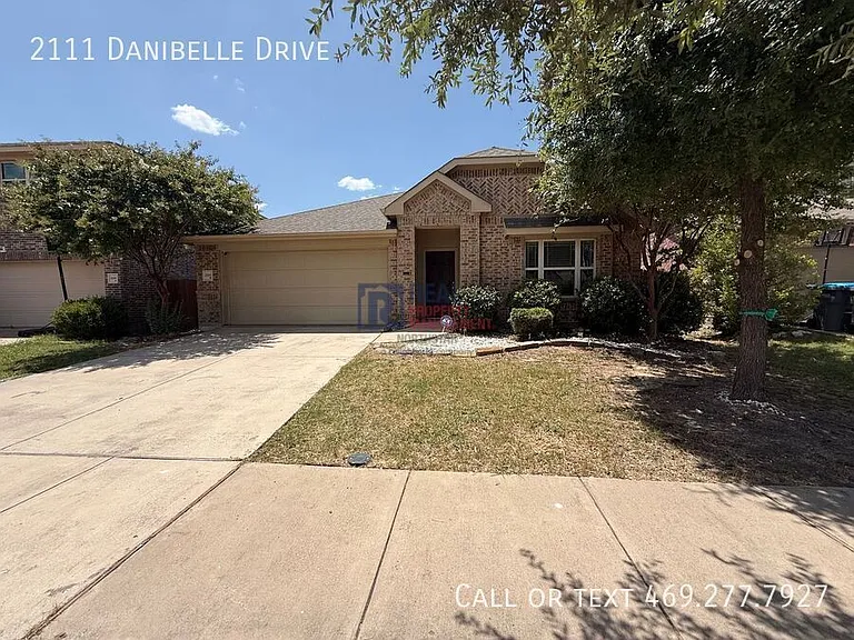 2111 Danibelle Dr — Photo 2