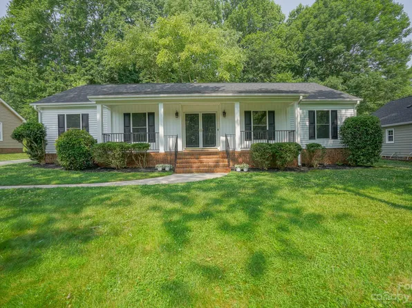 1414 Longbrook Dr, Charlotte, NC 28270