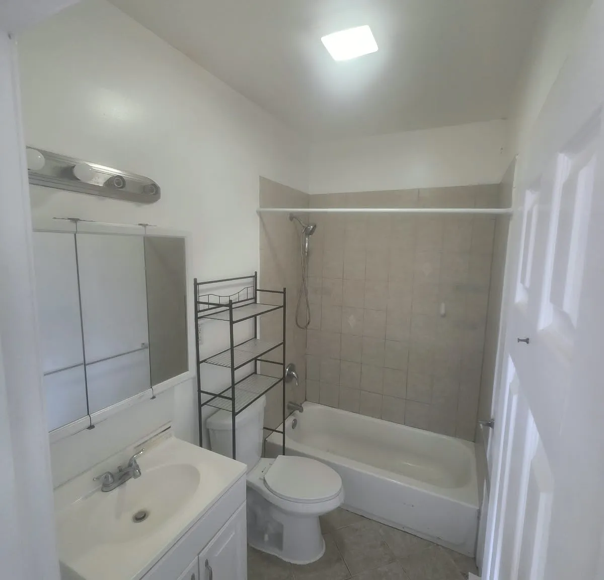 2 bed, $1,400 — Photo 1