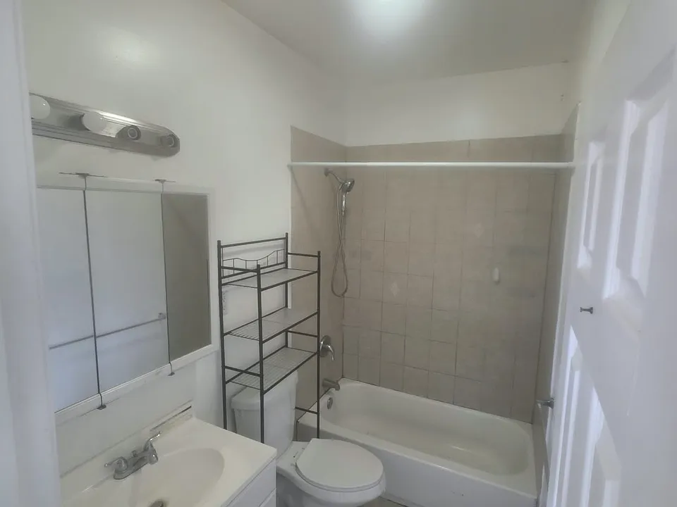 55 Webster Ave #1L