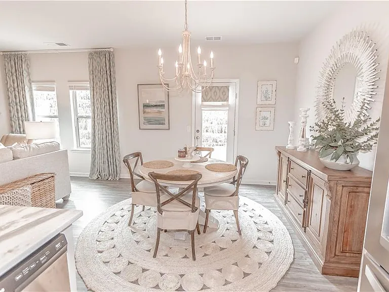 144 Madison Bnd — Photo 12