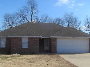 20710 Highland Dr, Springdale, AR 72764