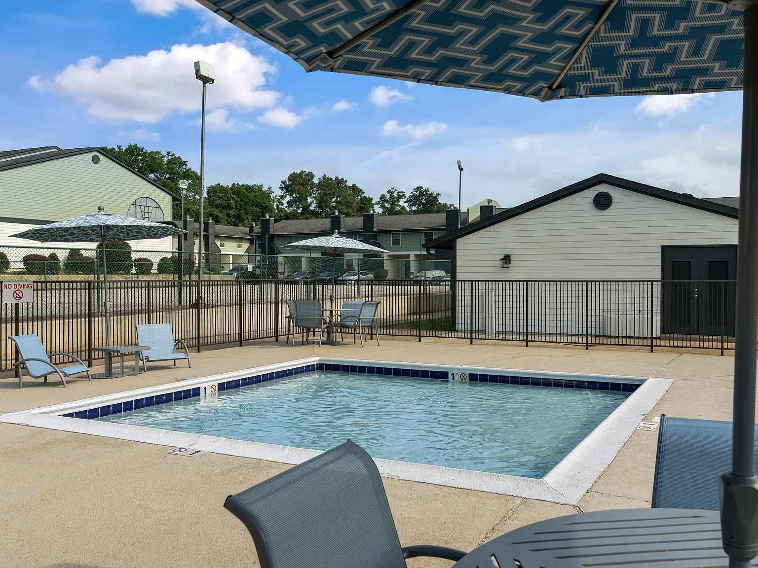 Mirabelle Apartments — Photo 2