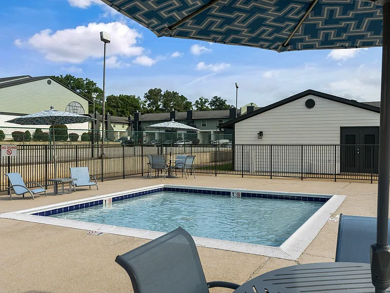 Mirabelle Apartments — Photo 2