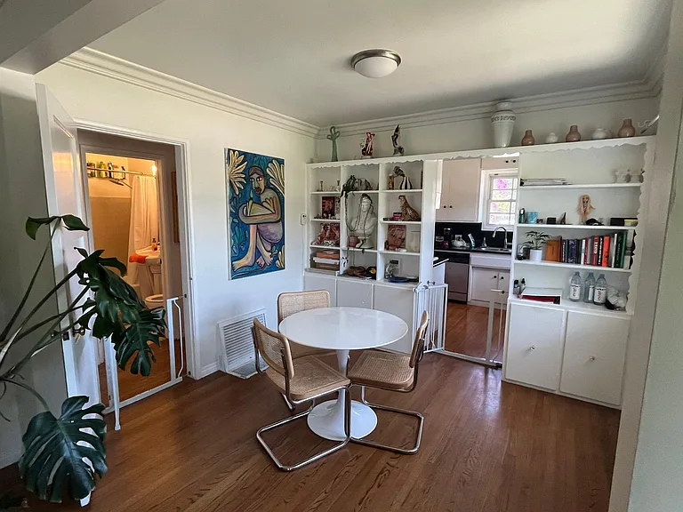 2701 Federal Ave — Photo 5