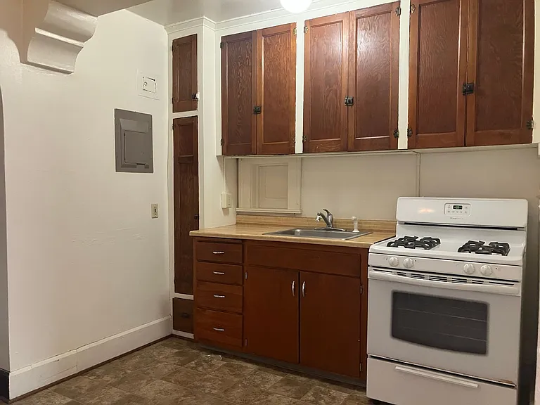 1108 Wisconsin Ave — Photo 4