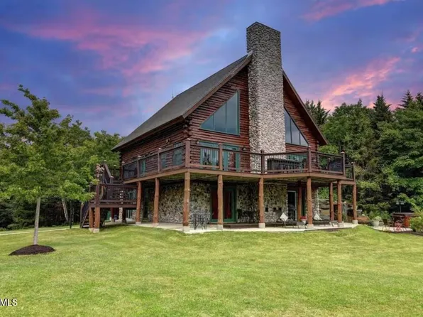 9 Moores Rd, Florida, MA 01247