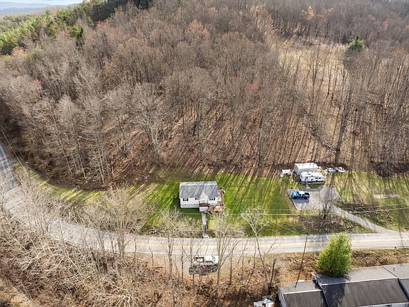 5th image of 920 Twelve Mile Rd