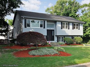 82 Searle Ave, Cranston, RI 02920