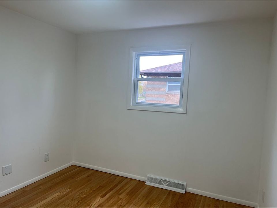 1st image of 905 Lakeview Ave