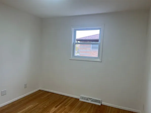 905 Lakeview Ave, South Milwaukee, WI 53172