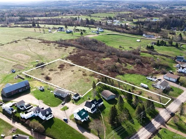 995 Royal Rd, Memramcook, NB E4K 1X8