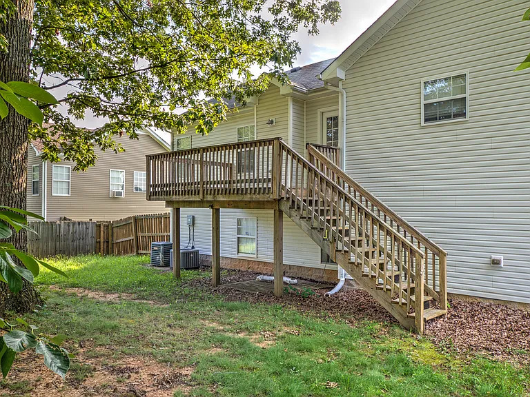 1371 Constitution Dr — Photo 49
