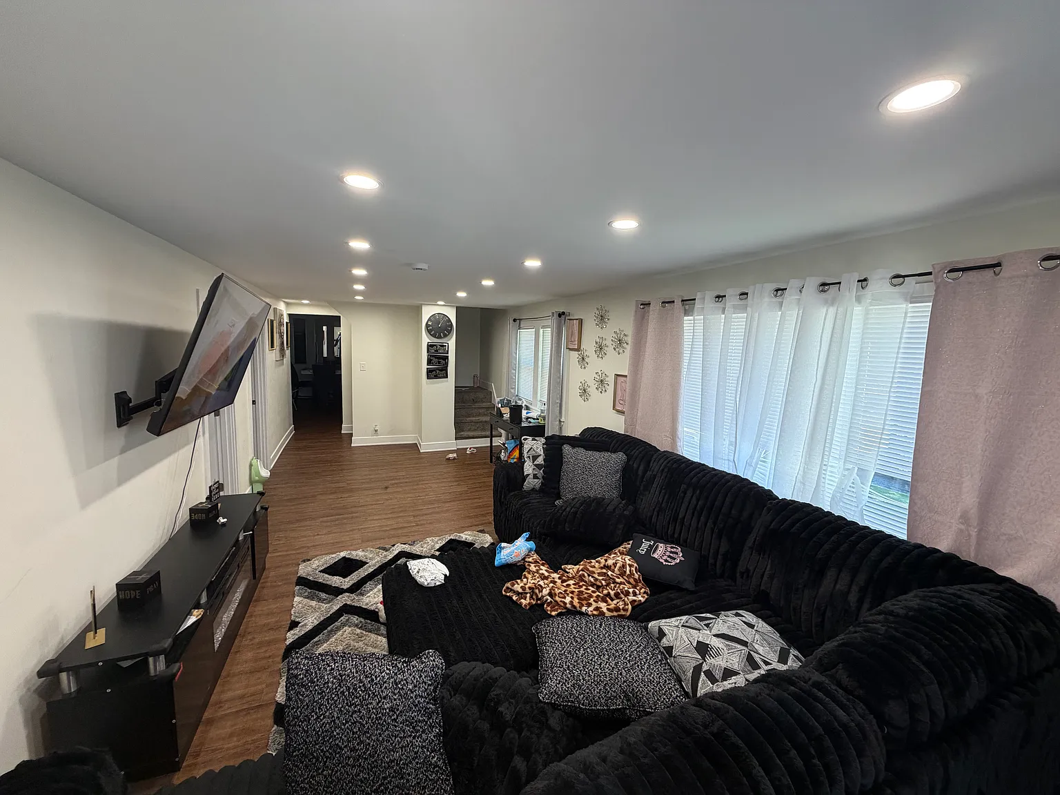 3 bed, 1500 sqft, $2,000 — Photo 3