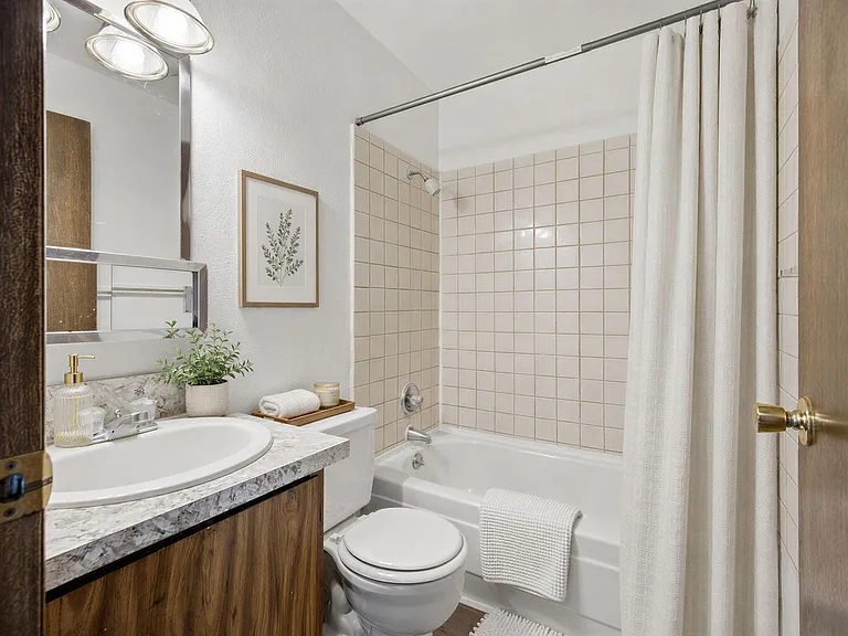 2264 S Colorado Ave — Photo 6