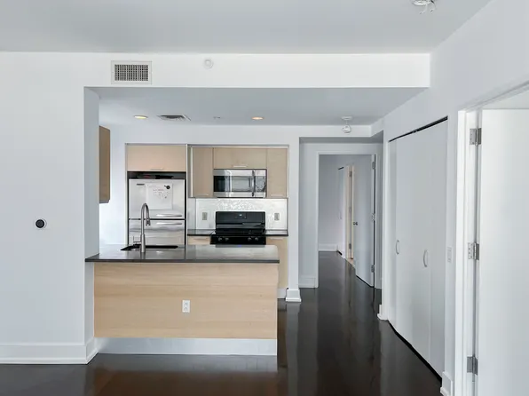 350 West 42nd Street image 3 of 17