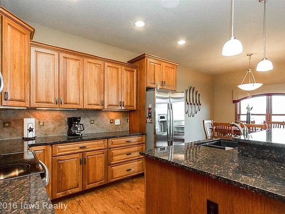 3rd image of 1100 Northwood Cir
