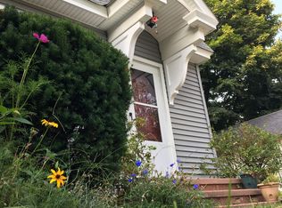 11 Violet St, Hamden, CT 06517